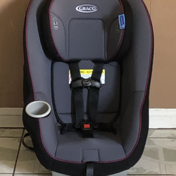LIKE NEW GRACO CONVERTIBLE CAR SEAT!!!!