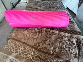 Gaiam thick yoga mat