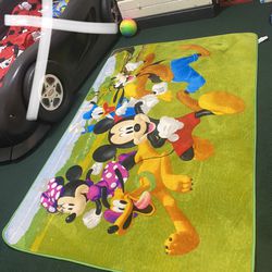♥️♥️♥️🥰🥰 $$70-–-(54”X 80”) Mickey mouse and friends. Bought and used for my son‘s room and now we are changing up characters . These are thinner rug