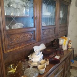China and hutch cabinets (2)