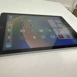 Apple iPad 5th Gen - 128GB - 9.7” screen - WiFi - Mint Condition 10/10 - Cash or Trades