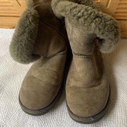 Grey Women UGG’s
