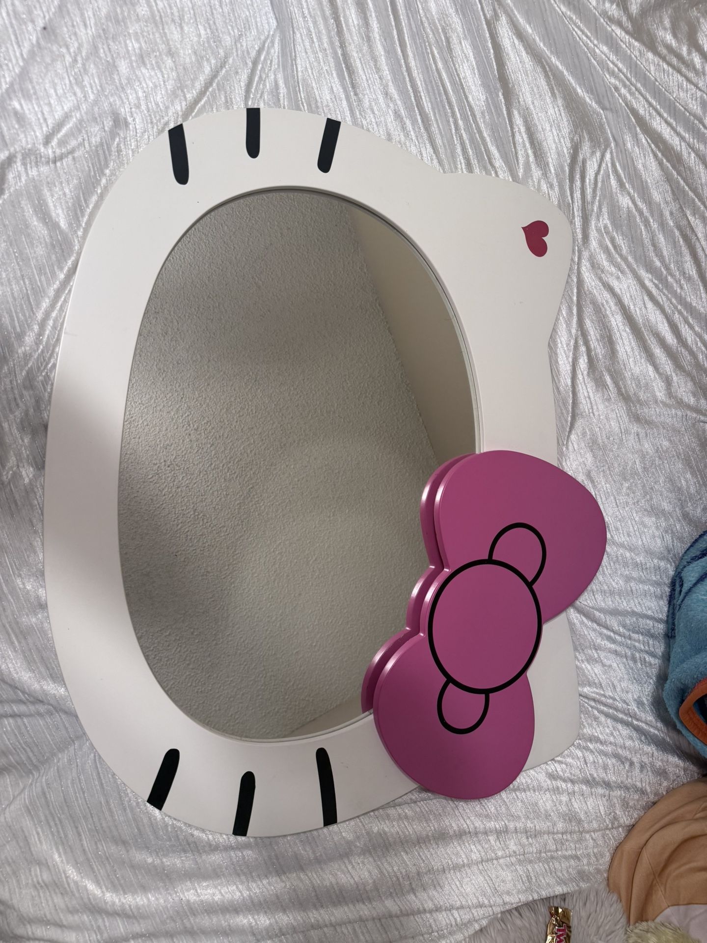 Hello Kitty Mirror