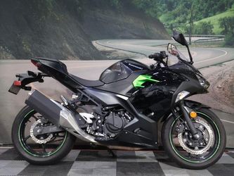 2023 Kawasaki Ninja 400 Abs Matrix Camo Gray/Metallic Matte Car