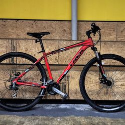 Trek Marlin 5 Mountain Bike 