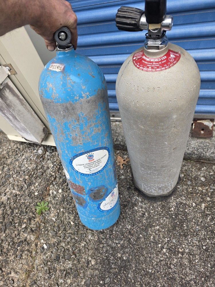  Scuba Tanks (Both Have Air)
