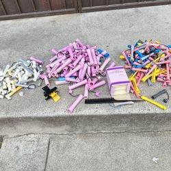 Hairdressing and perm sticks.：$15