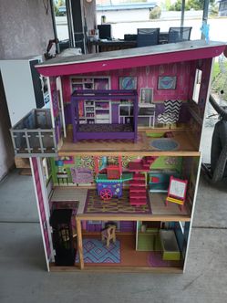 Dollhouse and furniture