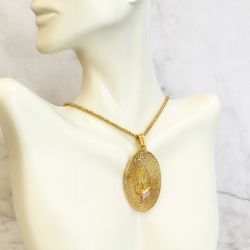 Gold Gold Oval pendant Necklace - Praying hands design