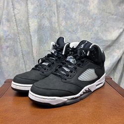 Size 13 - Jordan 5 Retro Mid Oreo
