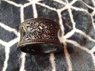 Bangle bracelet