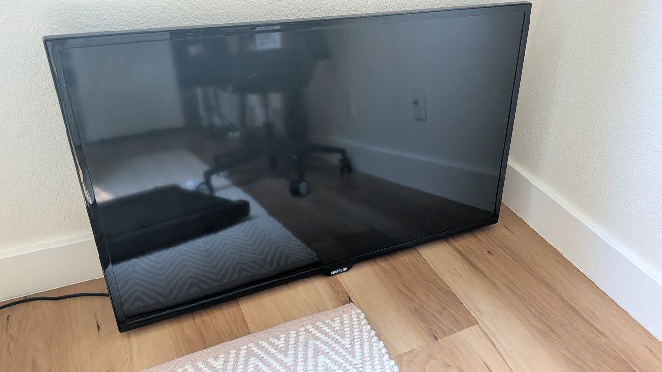40" Samsung TV 