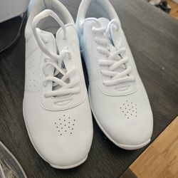 $30 Size 7 Cheer Shoes New 