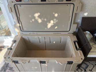 36 inch long pelican marine ice chest