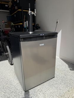 VEVOR Double Tap Kegerator Fridge