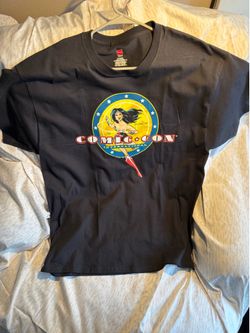New Vintage 2016 Wonder Woman Comic-Con International San Diego black t-shirt with Wonder Woman graphic size XL
