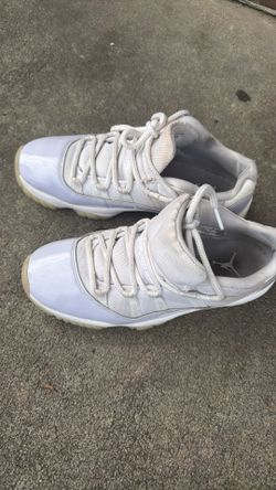 Jordan 11 Lows Pure Violet 10.5 (w)