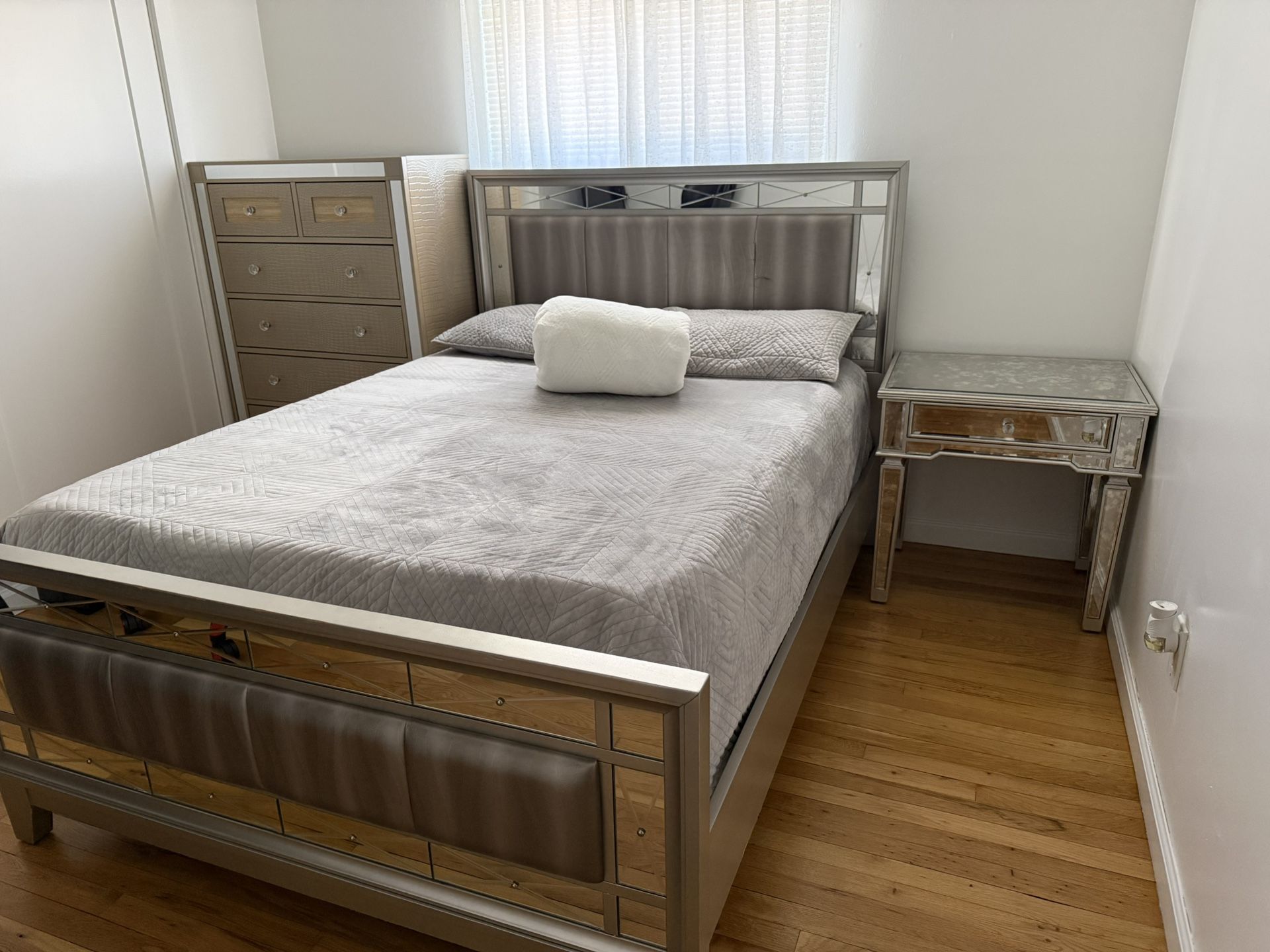 Grey full Bed With Nightstand And Dresser