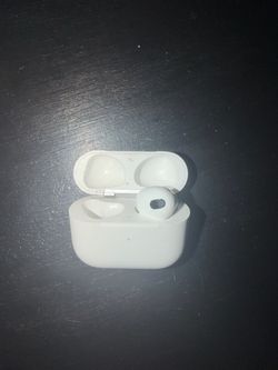Apple AirPods Pro with Charging Case