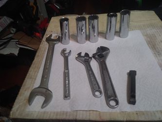 PROTO TOOLS WITH LIFETIME WARRANTY IN REALLY GOOD CONDITION