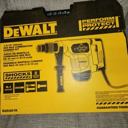 DEWALT SDS Max Combination Hammer 1 9/16in