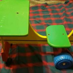 Working PLAYSKOOL Airplane Toy Ride On Rolling Desk Tyke Plane on Wheels Vintage.