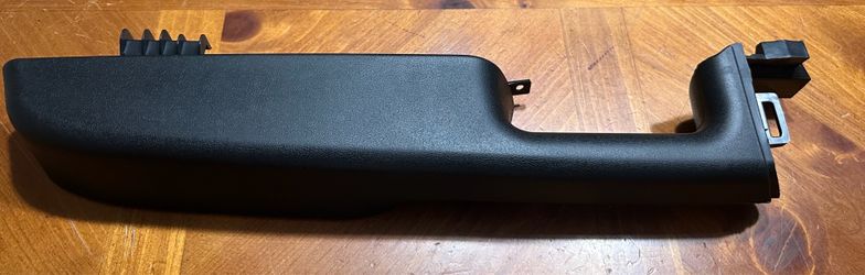 New Driver Side Door Armrest Handle 99-06 Tahoe Suburban Yukon Escalade