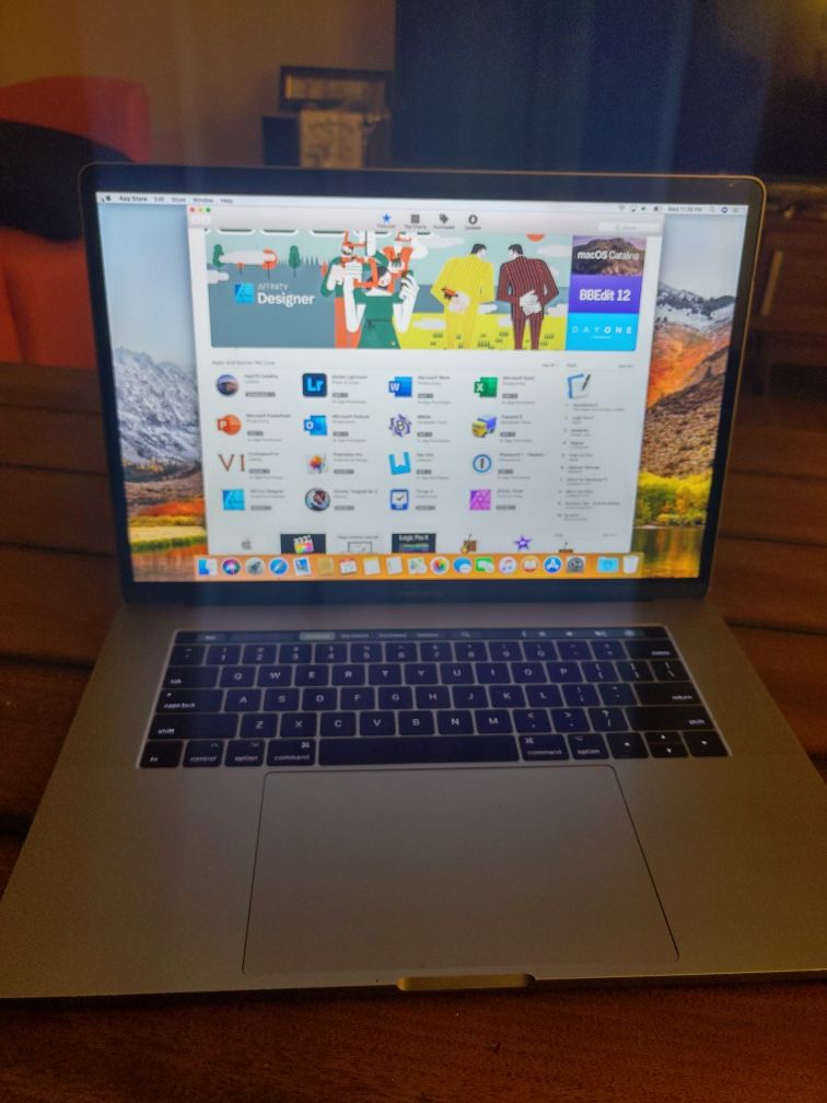 Macbook pro 15 retina display 2017