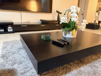 Modern Extendable Tv Console TV stand  With matching Coffee Table Black/brown