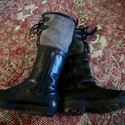 Women’s Ugg Winter Snow Boot Size 8