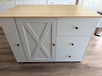 Rolling kitchen island
