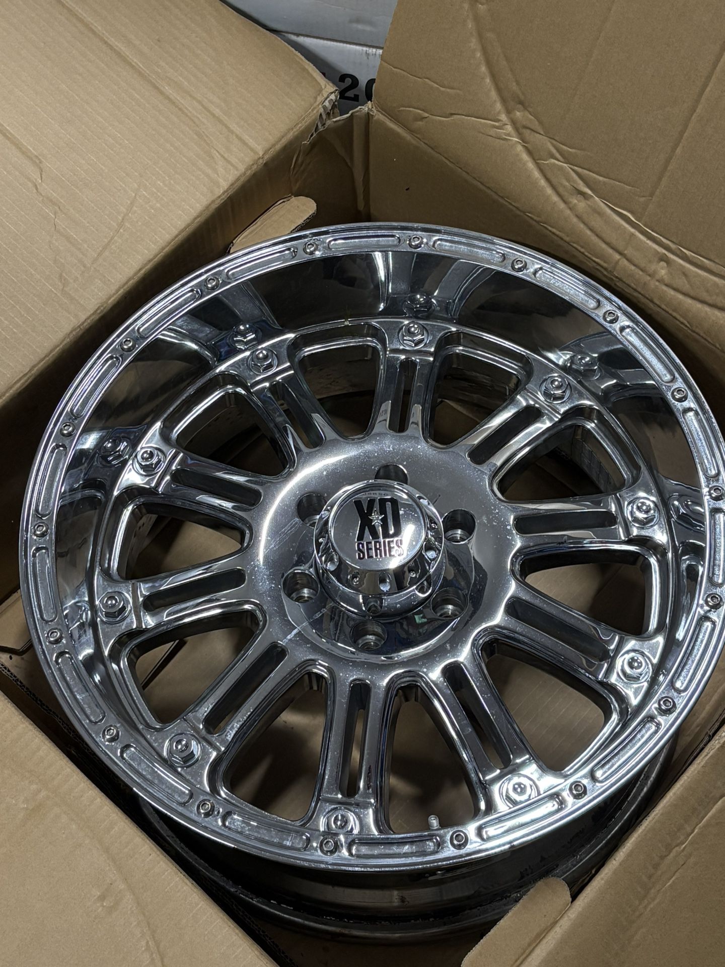 20x8.5” Chrome Rims