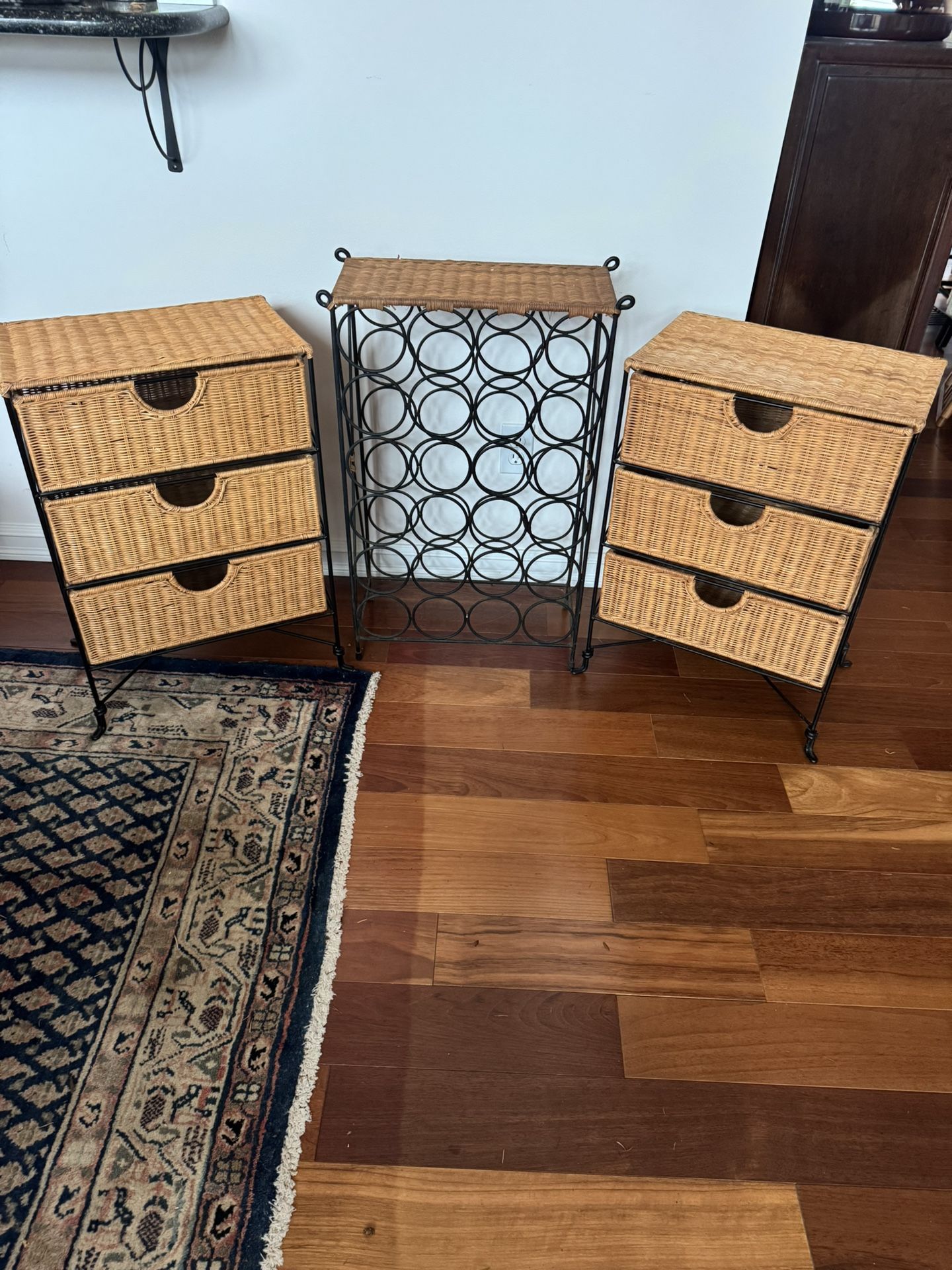 Wicker side/end table and wine rack