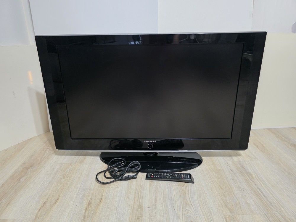 Samsung 40" TV High Definition Wide LCD HDTV HDMI Television with Remote