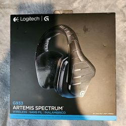 Logitech G933 Artemis Spectrum Wireless RGB 7.1 Surround Sound Gaming Headset