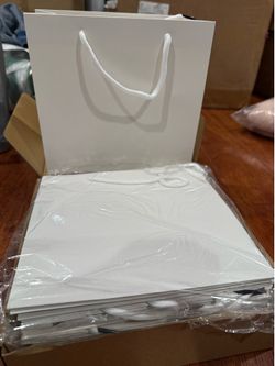 White Gift Bags with Handles: 8.7 x 4 x 8 inches, pack of 20 medium paper bags; suitable for birthdays, weddings, parties, and shopping.