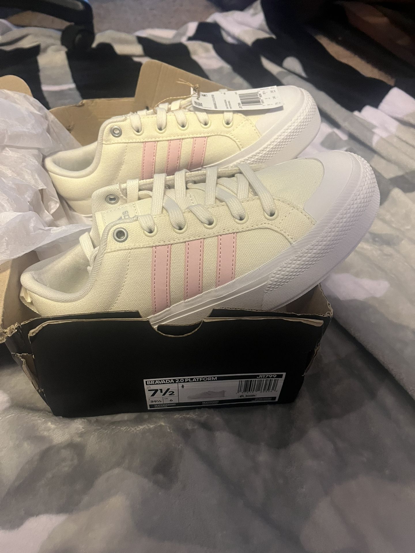 Adidas Bravada 2.0 Platform Cream & Light Pink NWT Womens 7.5