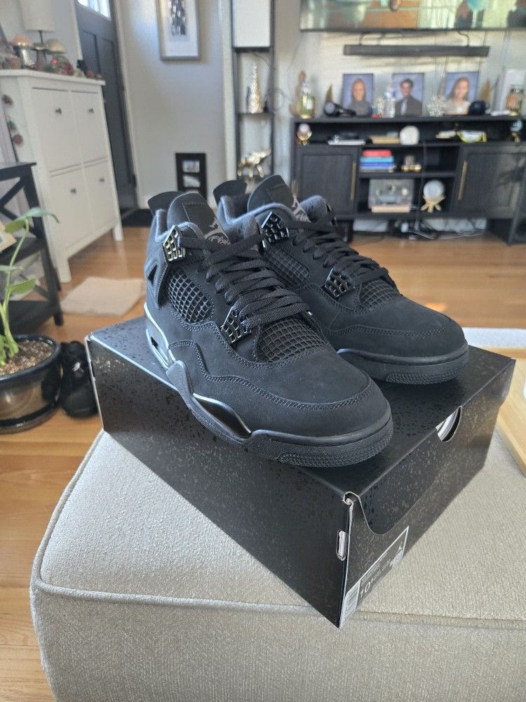 Jordan 4 Black Cat Size 10.5