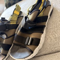 Nike Sandals 