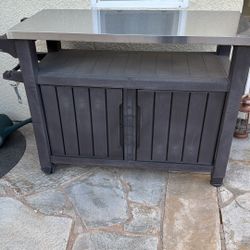 Outdoor side table With Storage