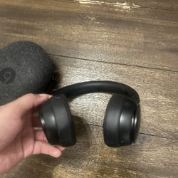 Beats Solo Pro 