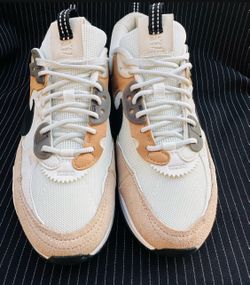 NIKE SHOES WOMENS