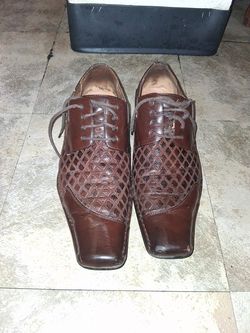 Men's dress shoes