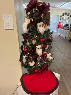 Pre-lit artificial owl themed tree