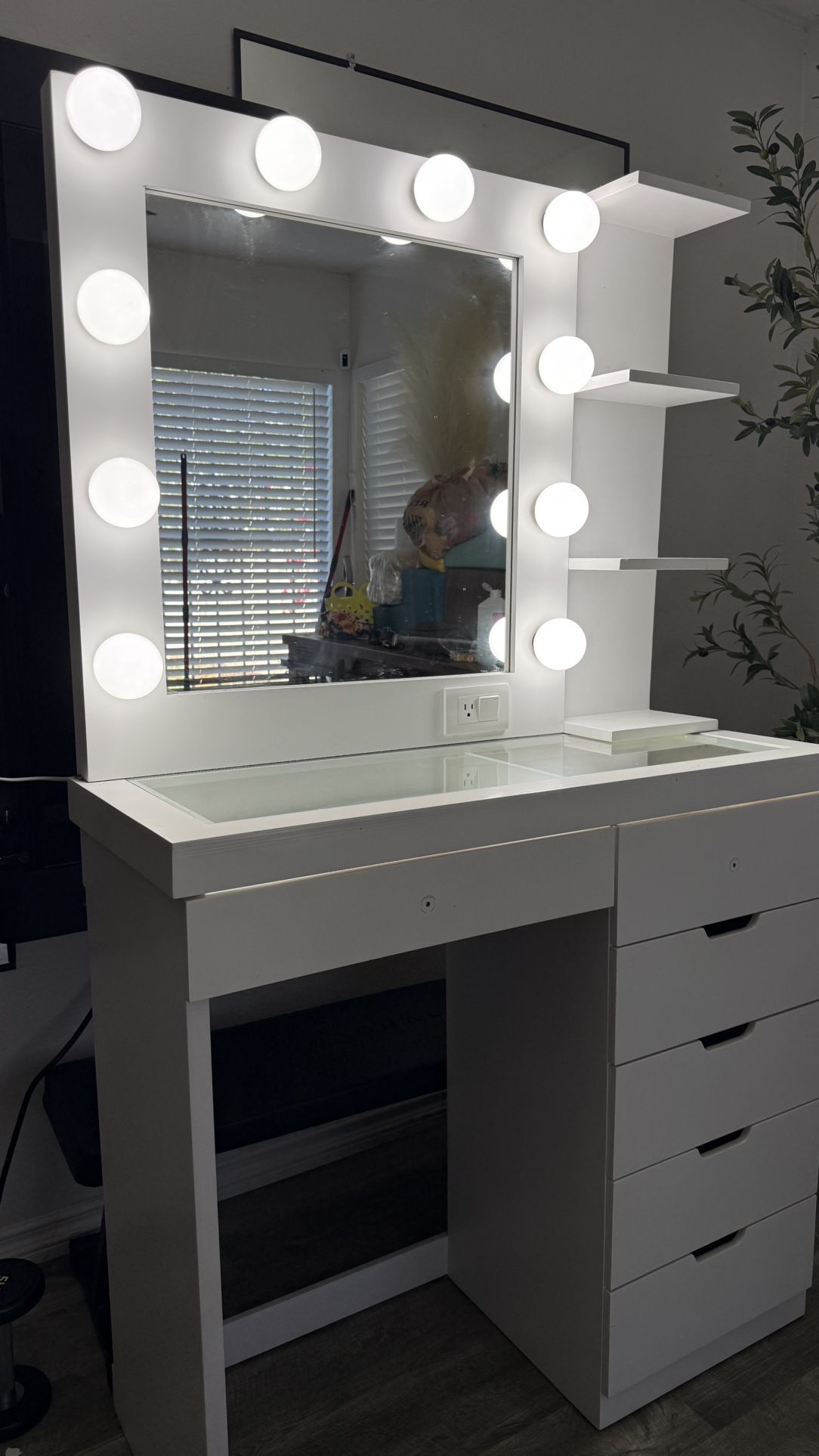 Makeup Vanity