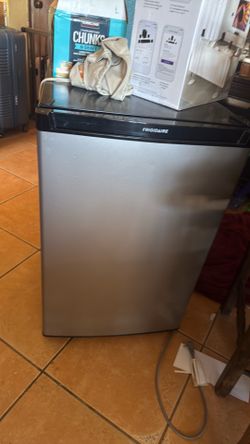Mini fridge