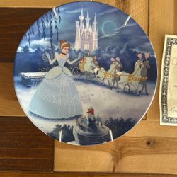 Disney Bradford Exchange 8 1/4” Cinderella Plate With COA