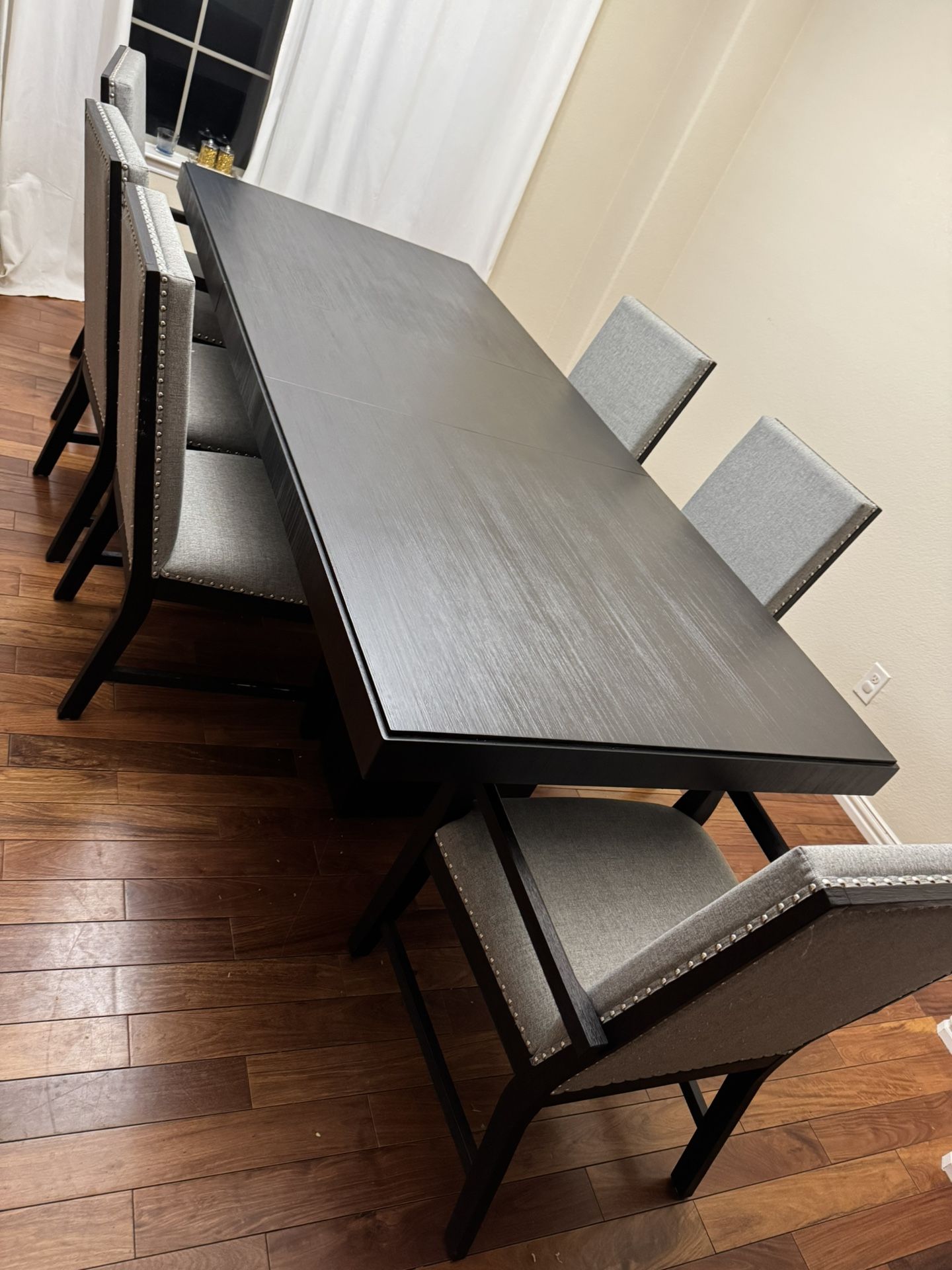 Dining Table With Leaf And 6 Dining Chairs