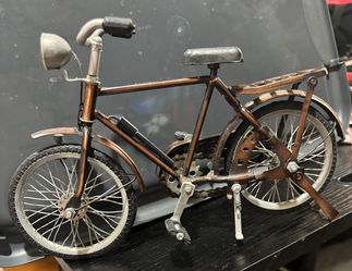 Beach Cruiser Bicycle Figure with Moving Parts