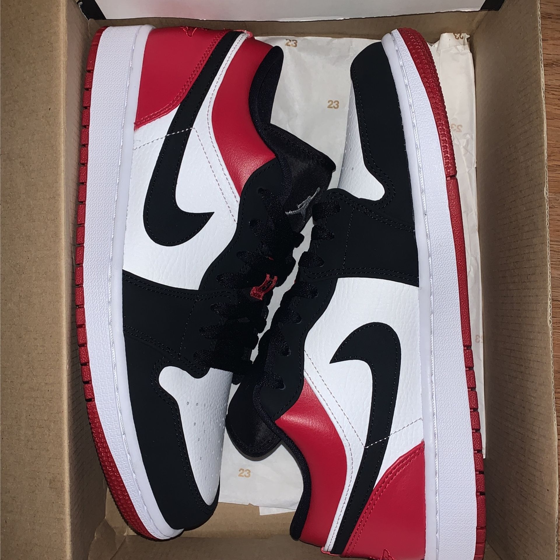 Jordan 1low Black Toe Sz 9 Ds Og All $350 H/o $300 Check Market